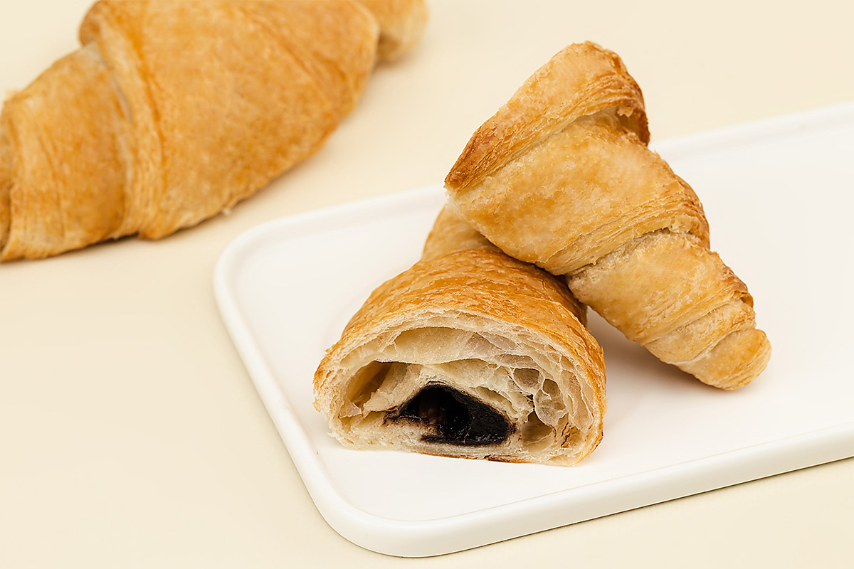 Круассан с абрикосовой начинкой